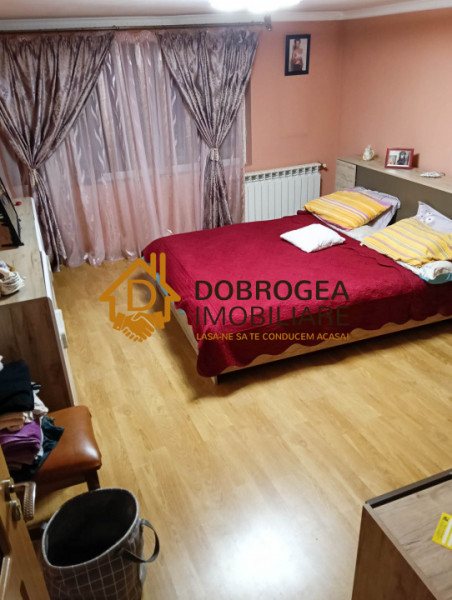 APARTAMENT 4 CAMERE,  IN VILA, CENTRALA PELETI, GARAJ