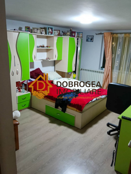 APARTAMENT 4 CAMERE,  IN VILA, CENTRALA PELETI, GARAJ