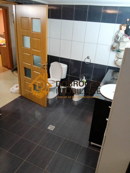 APARTAMENT 4 CAMERE,  IN VILA, CENTRALA PELETI, GARAJ