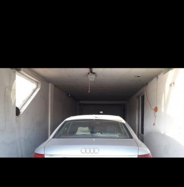 APARTAMENT 4 CAMERE,  IN VILA, CENTRALA PELETI, GARAJ