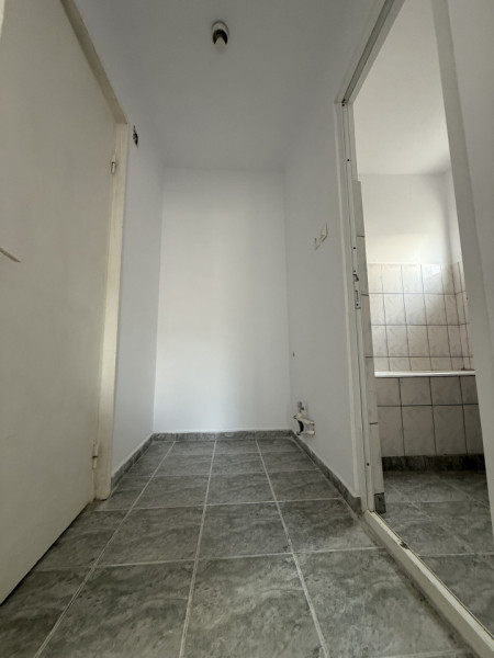 Vest - 2 camere, etaj 2, centrala gaz