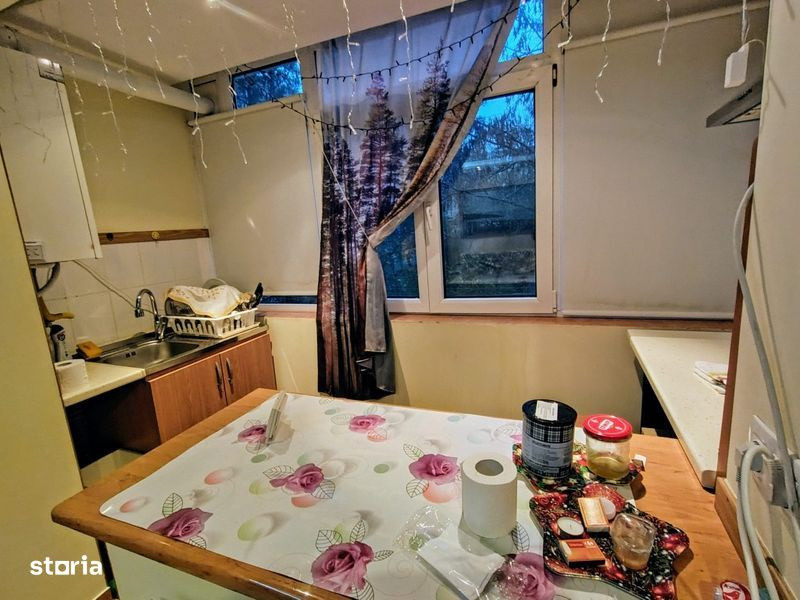 ZONA VEST- APARTAMENT DE 2 CAMERE ,CENTRALA GAZ, ETAJ 2