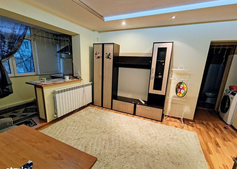 ZONA VEST- APARTAMENT DE 2 CAMERE ,CENTRALA GAZ, ETAJ 2