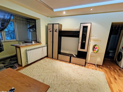 ZONA VEST- APARTAMENT DE 2 CAMERE ,CENTRALA GAZ, ETAJ 2