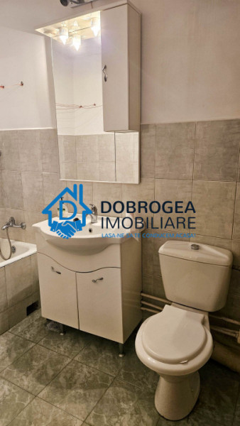 VICTORIEI -2  CAMERE DECOMANDAT,PARTER