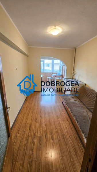 VICTORIEI -2  CAMERE DECOMANDAT,PARTER
