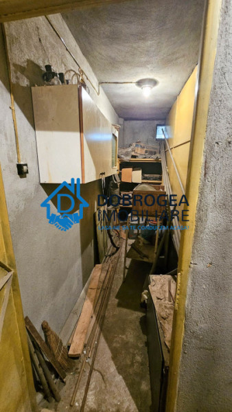 VICTORIEI -2  CAMERE DECOMANDAT,PARTER