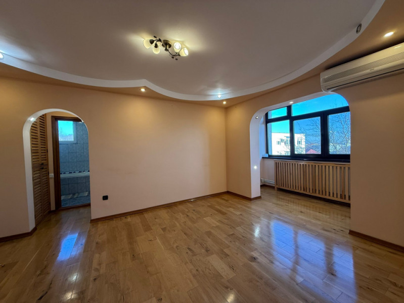 VEST- 3 camere, renovat, centrala termica, 64 mp