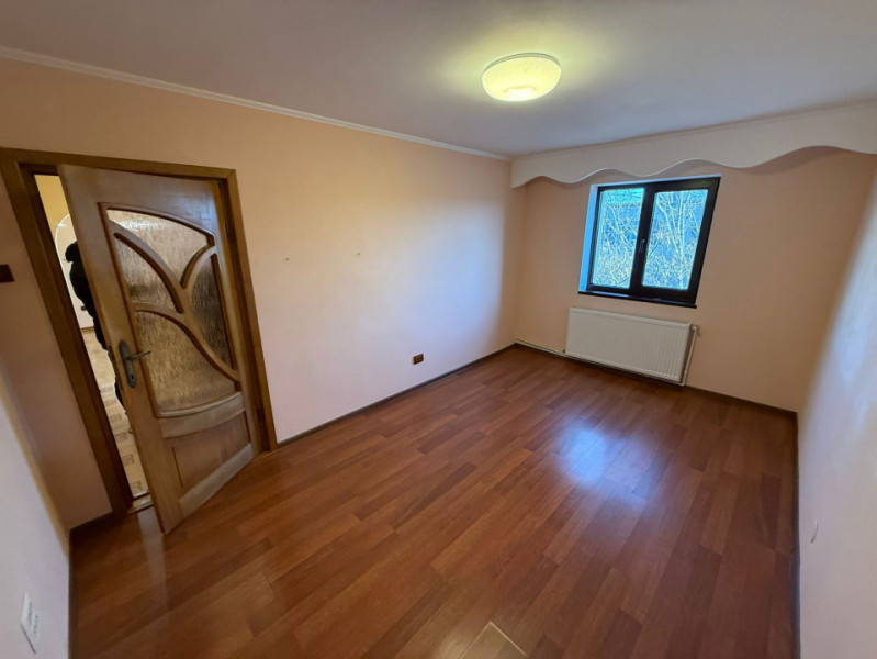 VEST- 3 camere, renovat, centrala termica, 64 mp