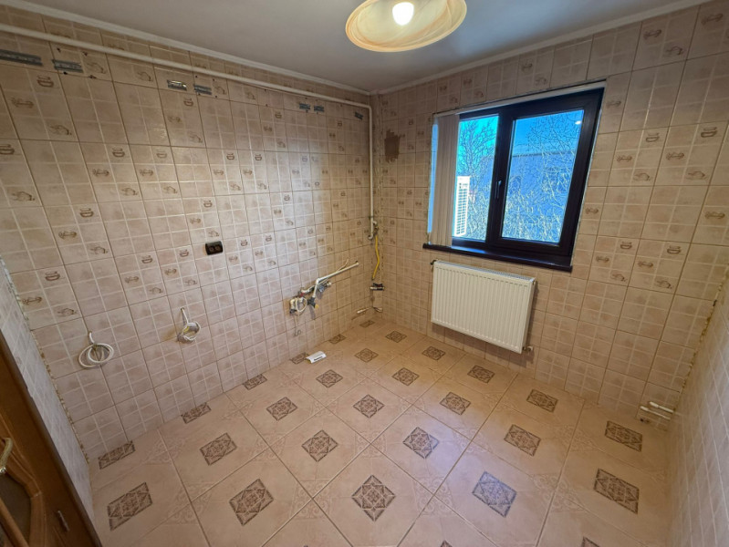 VEST- 3 camere, renovat, centrala termica, 64 mp