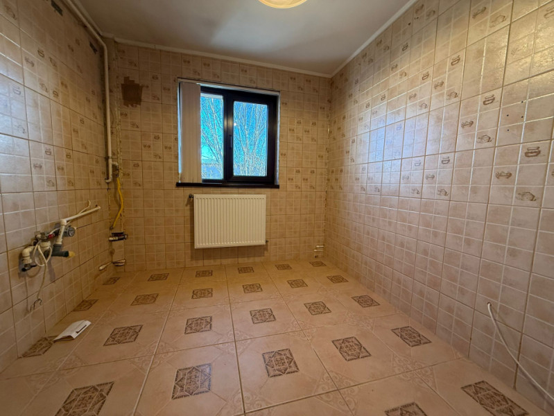 VEST- 3 camere, renovat, centrala termica, 64 mp