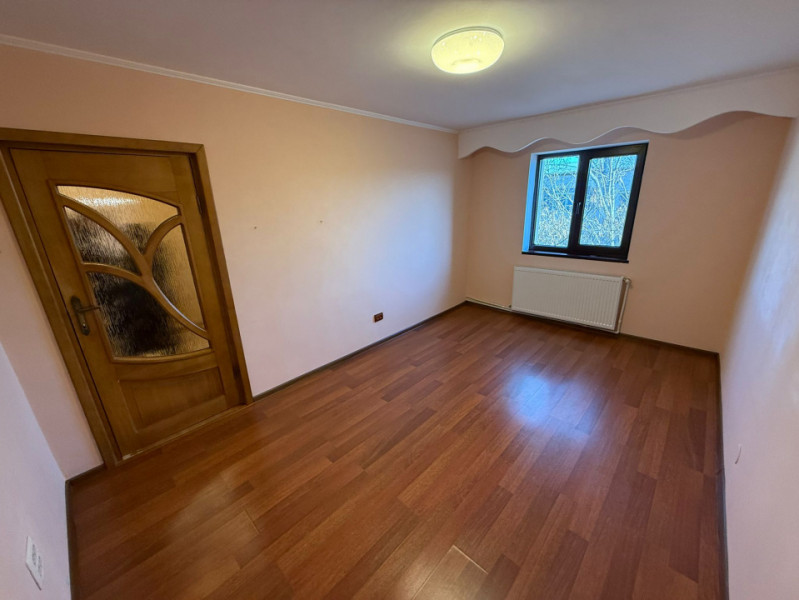 VEST- 3 camere, renovat, centrala termica, 64 mp