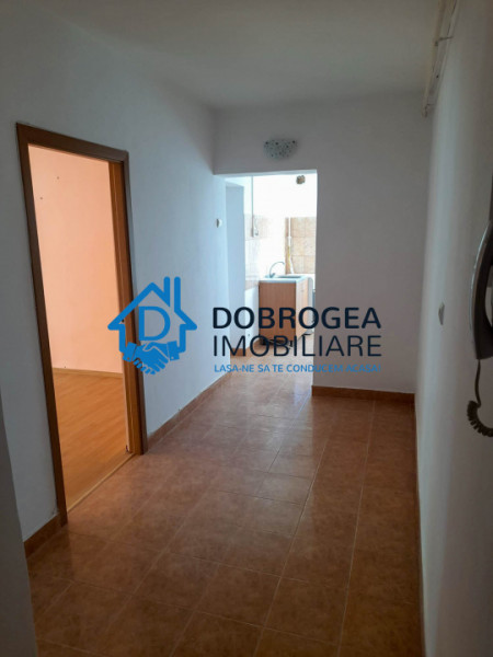 APARTAMENT 2 CAMERE NEMOBILAT,CENTRALA GAZ