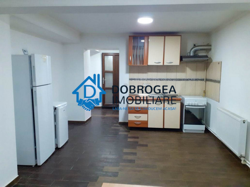 E3-  5 CAMERE DECOMANDAT , CENTRALA GAZ, MOBILAT UTILAT