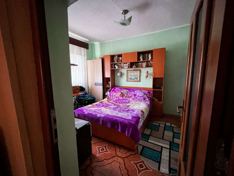 ZONA ALEXANDRU CEL BUN  -  CASA 4 CAMERE ,TEREN 216 MP