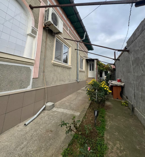 ZONA ALEXANDRU CEL BUN  -  CASA 4 CAMERE ,TEREN 216 MP
