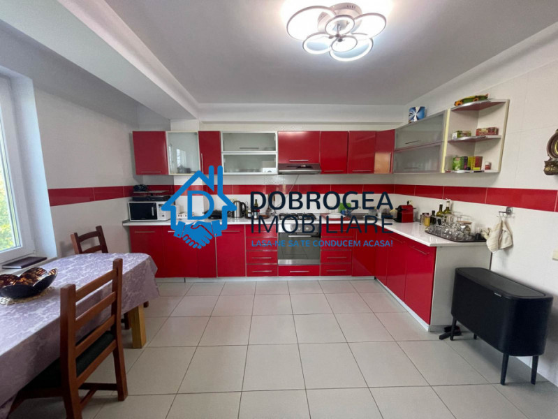 ZONA 9 MAI-  CASA VILA D+P+E1+E2+M   