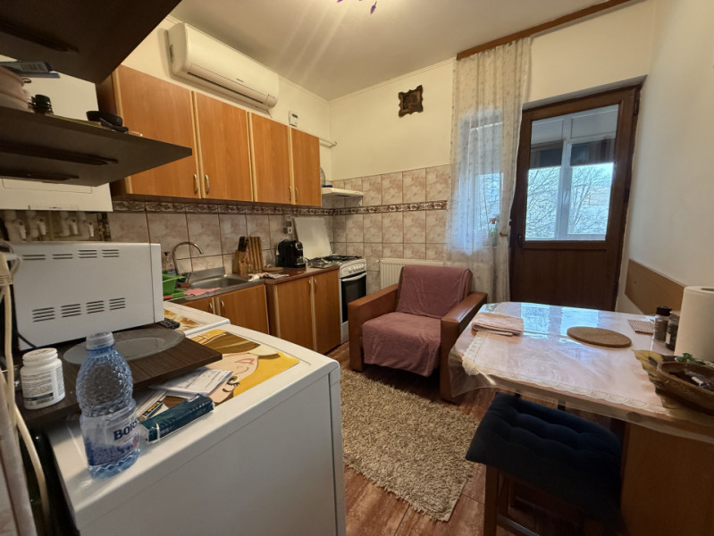 Garsonieră de vânzare în vilă – zona 23 August, etaj 1, centrala gaz