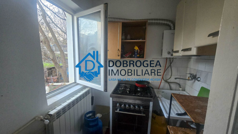 23 AUGUST-APARTAMENT 3 CAMERE 