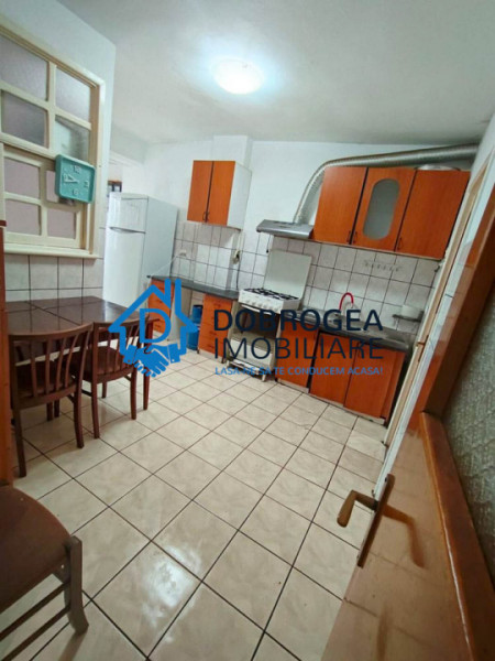  ZONA ULTACENTRALA- APARTAMENT 3 CAMERE ,ETAJ 1, GAZ