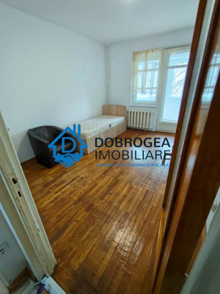  ZONA ULTACENTRALA- APARTAMENT 3 CAMERE ,ETAJ 1, GAZ