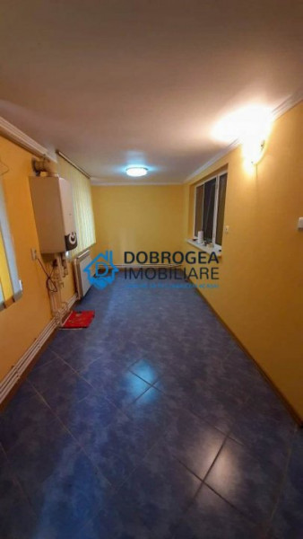 C5 - APARTAMENT DOUA CAMERE TRANSFORMAT IN 3, SUPRAFATA 64 MP ,PARTER , CENTRALA