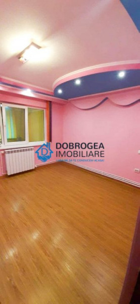 C5 - APARTAMENT DOUA CAMERE TRANSFORMAT IN 3, SUPRAFATA 64 MP ,PARTER , CENTRALA