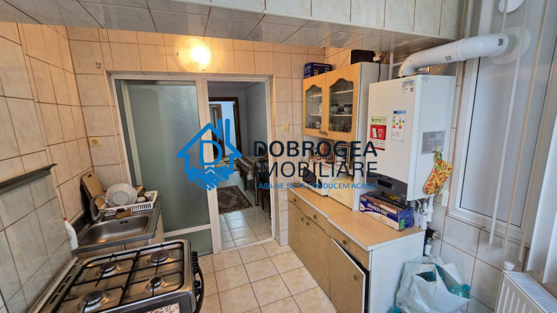 STRADA VICTORIEI - 3 CAMERE DECOMANDAT, ETAJ 1 ,CENTRALA GAZ