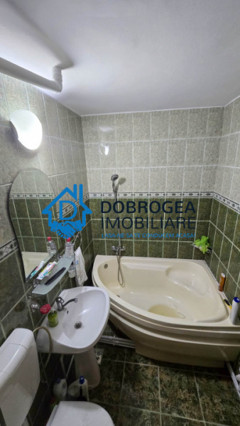 STRADA VICTORIEI - 3 CAMERE DECOMANDAT, ETAJ 1 ,CENTRALA GAZ