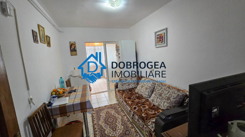 STRADA VICTORIEI - 3 CAMERE DECOMANDAT, ETAJ 1 ,CENTRALA GAZ