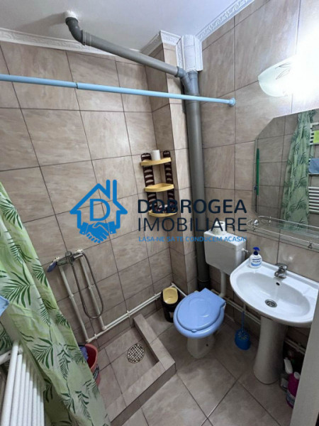 23 AUGUST-GARSONIERA DE INCHIRIAT