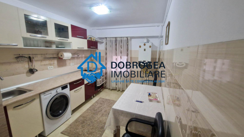 STRADA BABADAG - 2 CAMERE DECOMANDAT, 52 MP, ETAJ 2 ,CENTRALA GAZ
