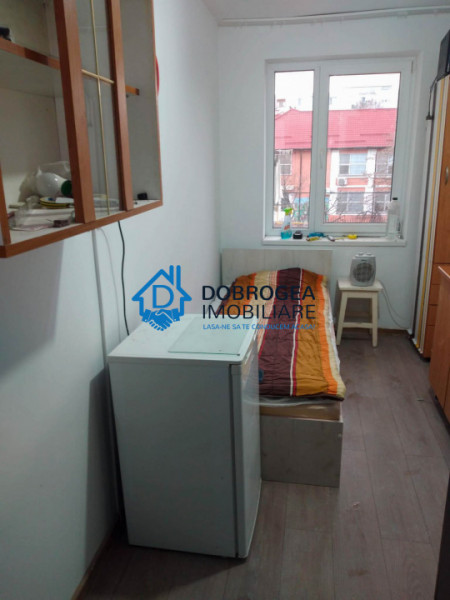 GARSONIERA , ETAJ 1,  BAIE PROPRIE  ,SUPRAFATA 11 MP .