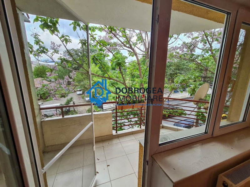 SPITALULUI- 2 CAMERE DECOMANDAT , CENTRALA GAZ ,ETAJ 2