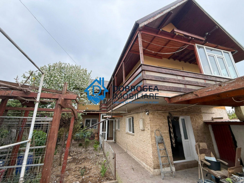 Dallas- Casă P+1+M pentru muncitori | 30 locuri cazare | 2 bucatarii, curte