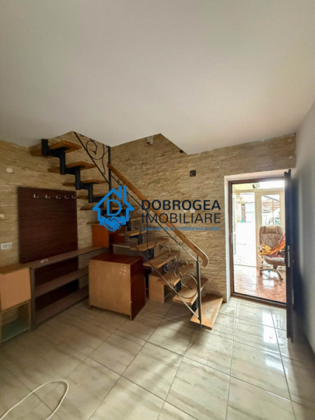 Dallas- Casă P+1+M pentru muncitori | 30 locuri cazare | 2 bucatarii, curte