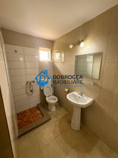 Dallas- Casă P+1+M pentru muncitori | 30 locuri cazare | 2 bucatarii, curte