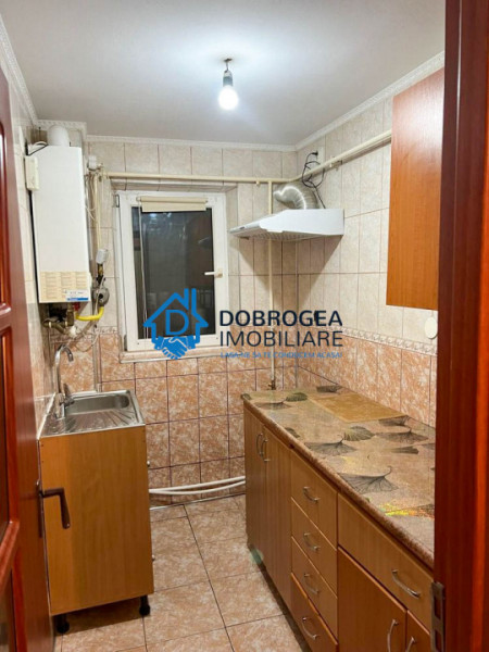 ZONA VEST- APARTAMENT 3 CAMERE , CENTRALA GAZ