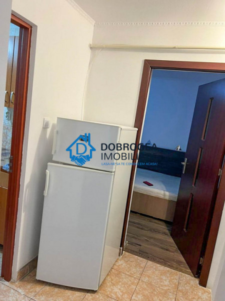 ZONA VEST- APARTAMENT 3 CAMERE , CENTRALA GAZ