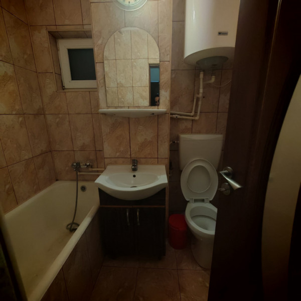 Alunisului- zona Marinarul, 2 camere, etaj 2, renovat