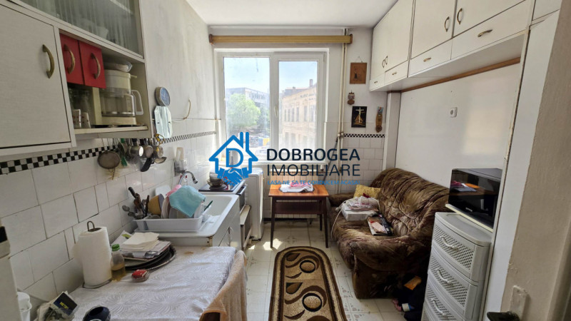 OPORTUNITATE- ULTRACENTRAL 2 CAMERE DECOMANDAT, VEDERE LA DUNARE, ETAJ 1