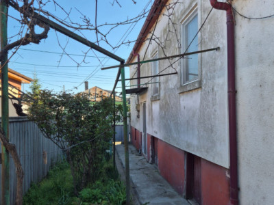 SULINA-CASA 4 CAMERE ,TEREN 132 MP