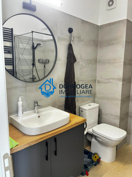BLOC NOU -APARTAMENT CU 2  CAMERE,TREASA, LOC PARCARE ,TOTUL NOU