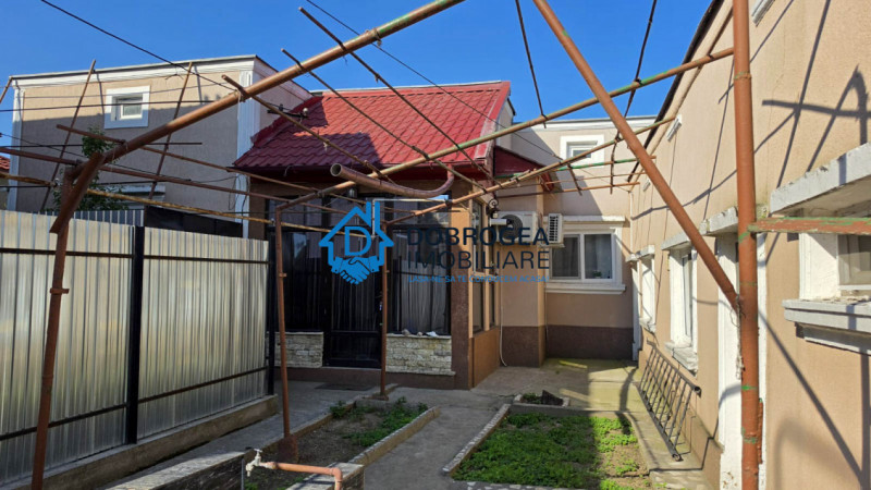 ZONA ULTRACENTRALA-CASA 4 CAMERE , TEREN 228 MP, CENTRALA GAZ