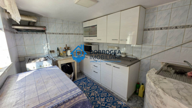 ZONA ULTRACENTRALA-CASA 4 CAMERE , TEREN 228 MP, CENTRALA GAZ