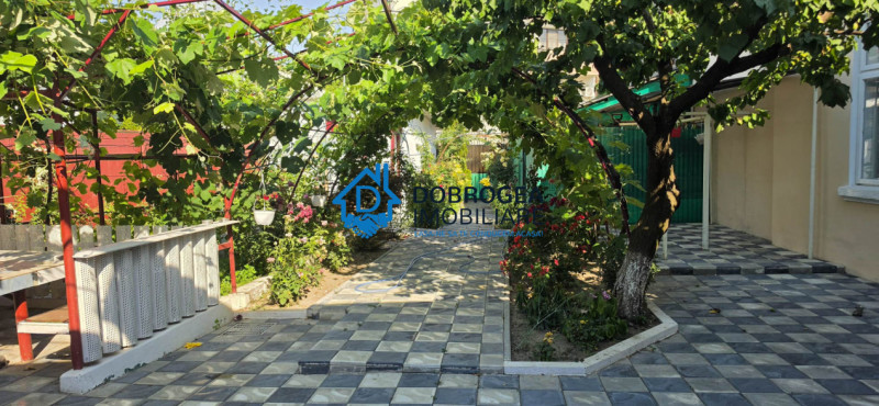 CASA DE VANZARE- ZONA ULTRACENTRALA, TEREN 384MP