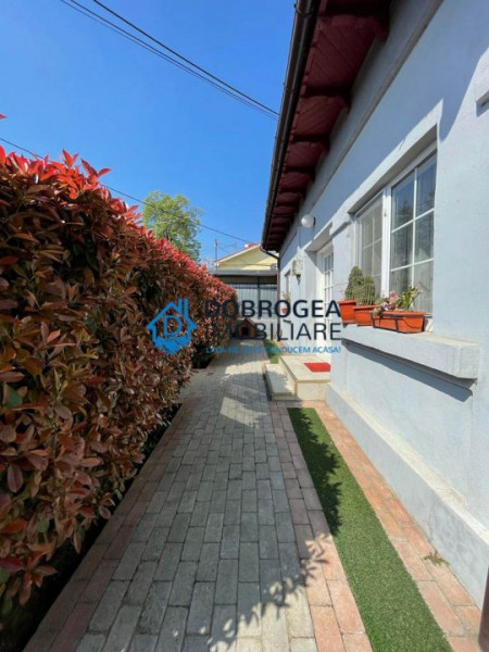 Ultracentral, casa individuala, curte, 3 camere, centrala proprie