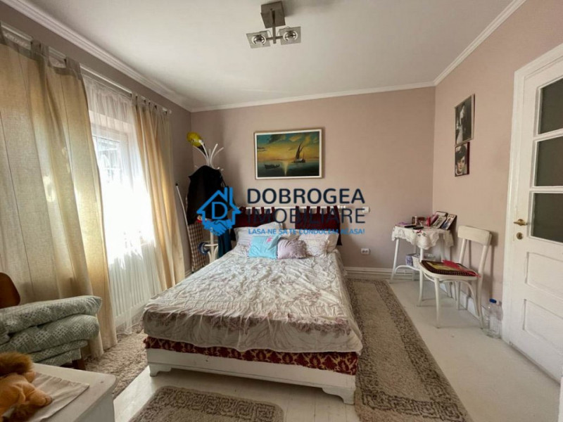 Ultracentral, casa individuala, curte, 3 camere, centrala proprie