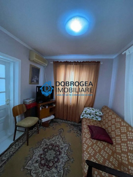 Ultracentral, casa individuala, curte, 3 camere, centrala proprie