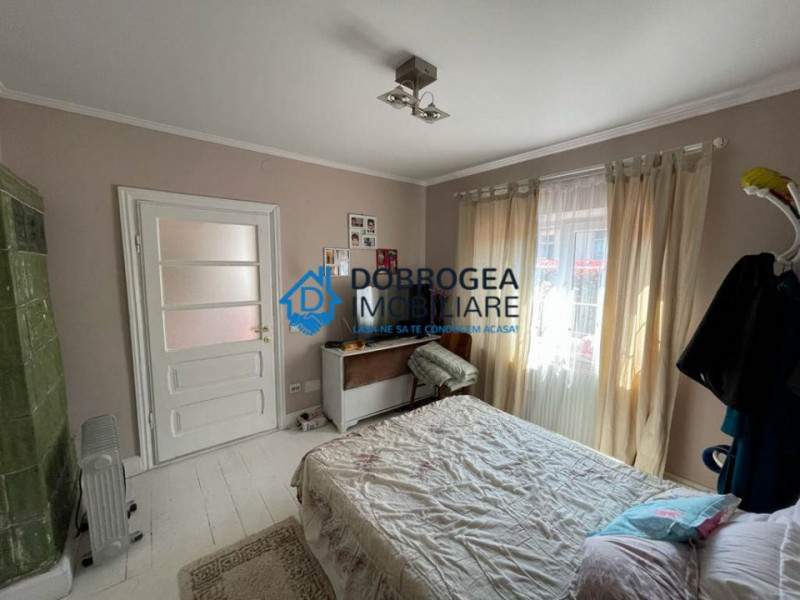 Ultracentral, casa individuala, curte, 3 camere, centrala proprie